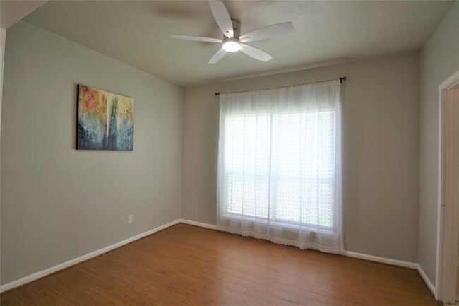Building Photo - 15927 Tumbling Rapids Dr