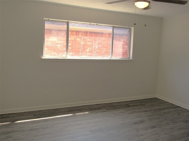 Building Photo - 18831 Droitwich Dr