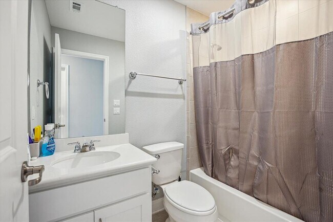 Building Photo - 1212 Brasano Pl