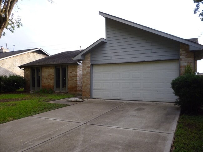 Building Photo - 2822 Mesquite Dr