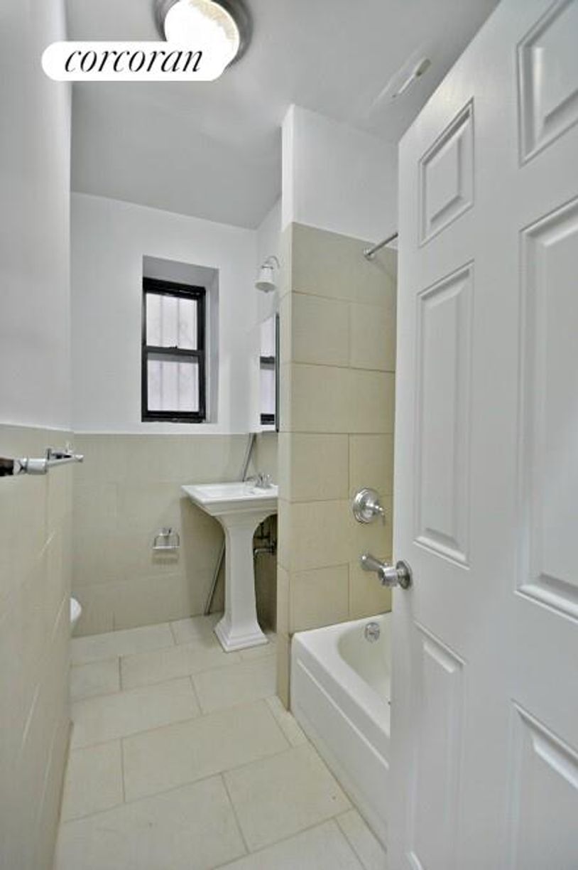 Building Photo - 526 W 123rd St