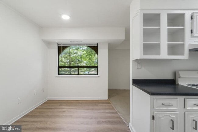 Building Photo - 9 Silverwood Cir