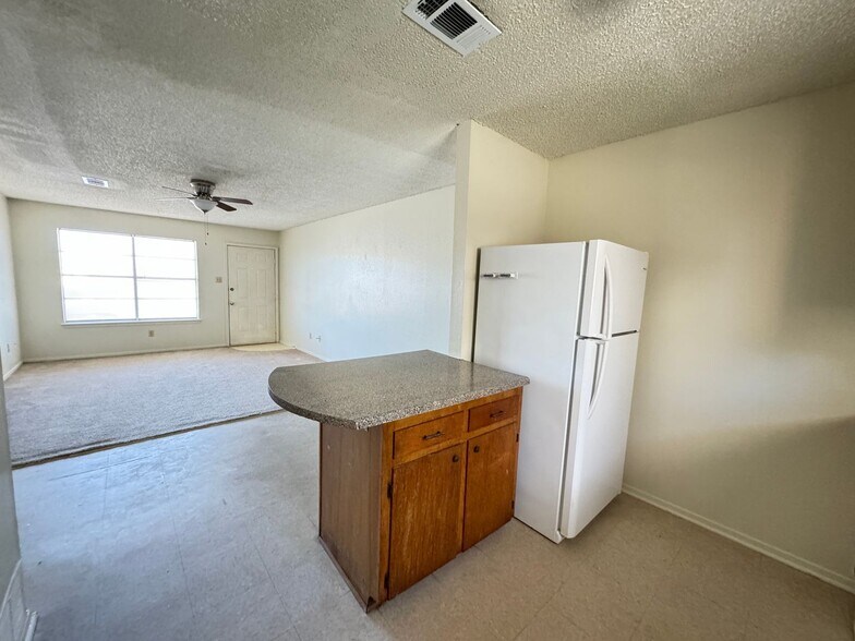 Building Photo - 907 N 7th St