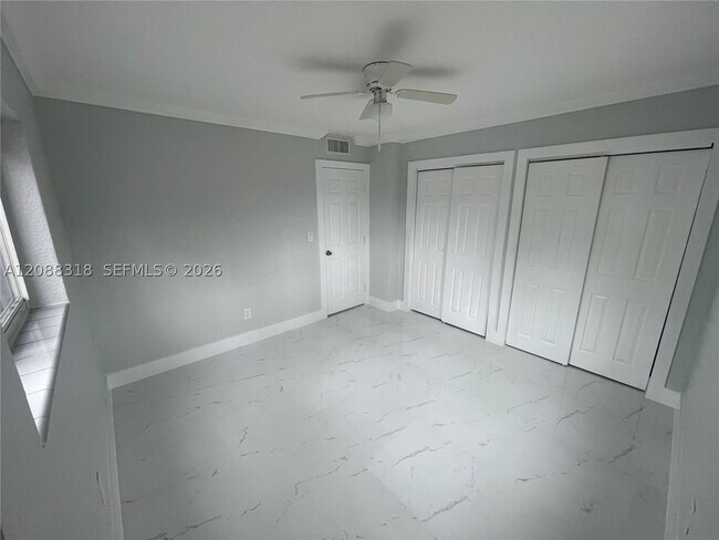 Building Photo - 890 NW 45th Ave