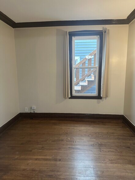 Building Photo - 4118 N Western Ave