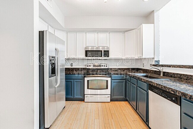 Building Photo - 3149 Blake St