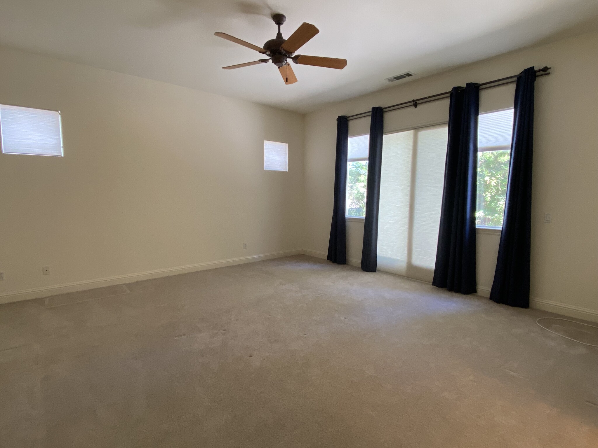 Master Bedroom - 1828 Ivanhoe Ave
