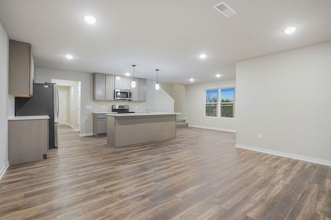 Building Photo - Newly constructed home available for May O...