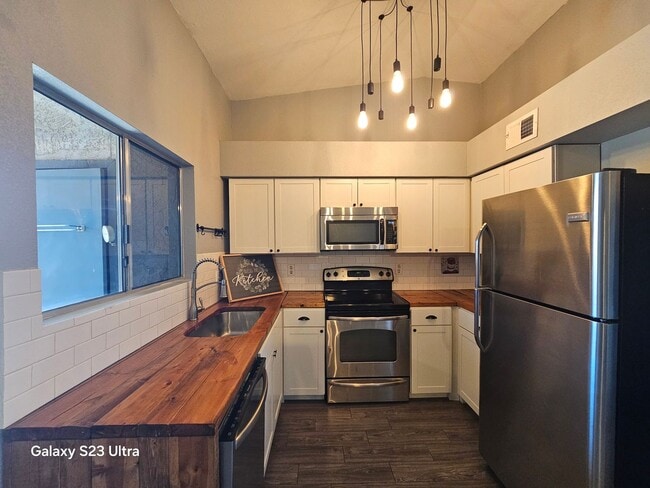 Building Photo - FREE RENT  INTERESTED??  Welcome nearly new, updated single-level patio home