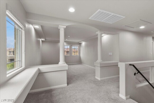 Building Photo - 716 Eros Ct