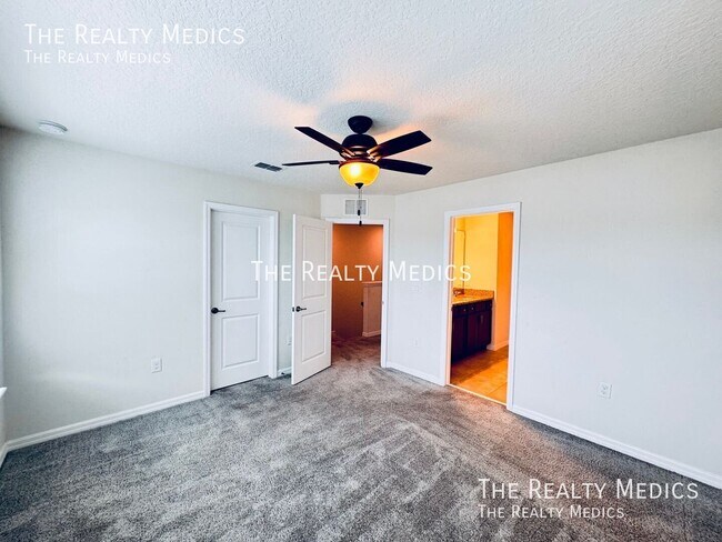 Building Photo - 1375 Painted Bunting Ave