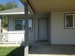 Building Photo - 1162 Dogwood Cir