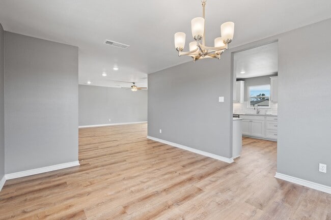 Building Photo - 2-5 ACRES IN HARKER HEIGHTS! FOUR BEDROOMS...