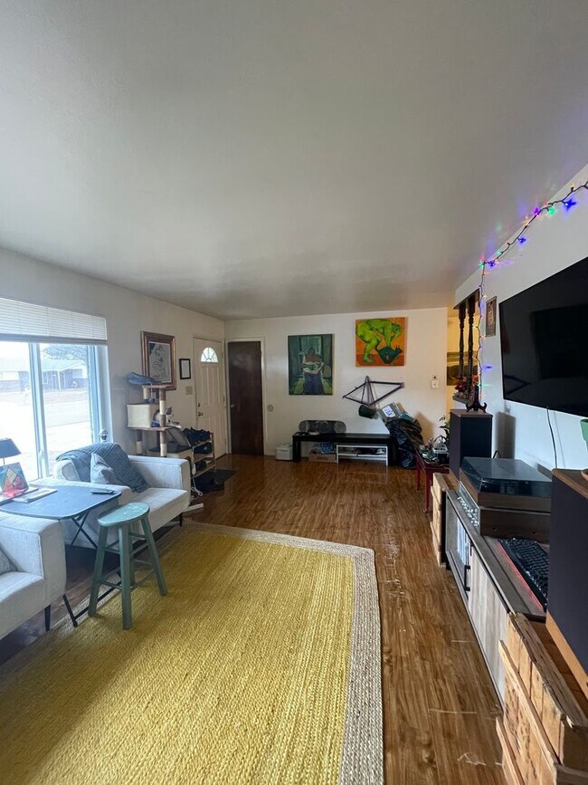 Building Photo - STUDENTS WELCOME! Spacious Home in West Ft. Collins w/ Large Fenced Yard, Garage