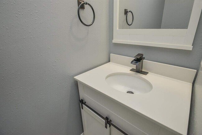 Building Photo - 8755 Thistlemoor Ln