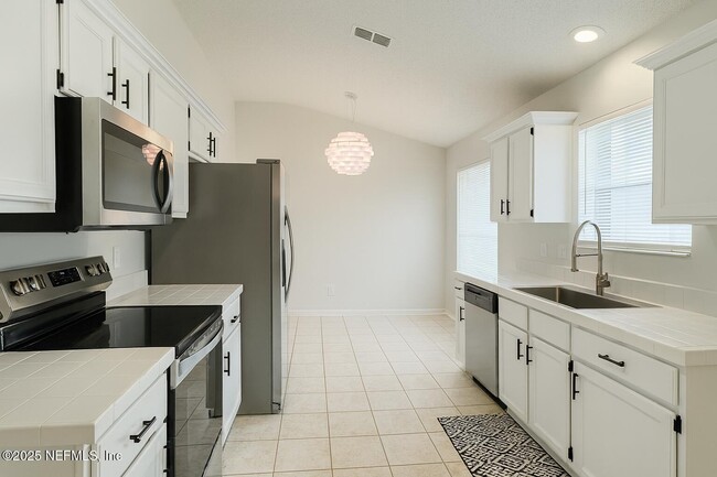 Building Photo - 2898 Canyon Falls Dr