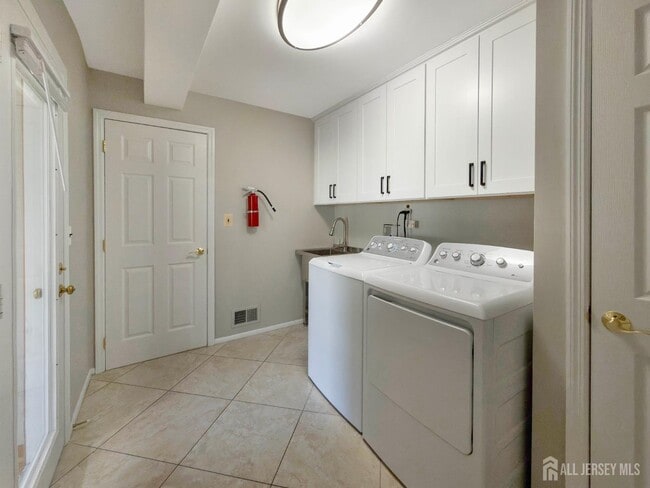 Building Photo - 592 Cabot Hill Rd