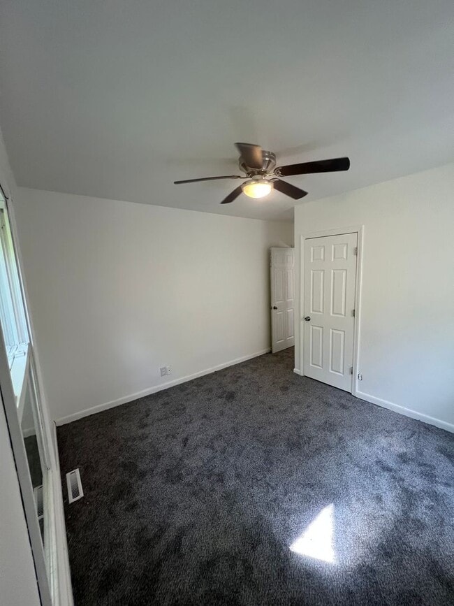 Building Photo - 210 N Lincoln Ave