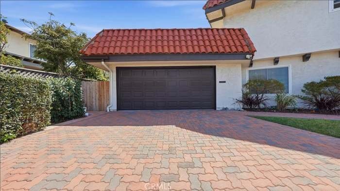 Building Photo - 25006 Bani Ave