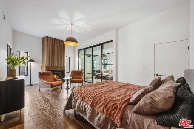 Building Photo - 3601 Dixie Canyon Pl