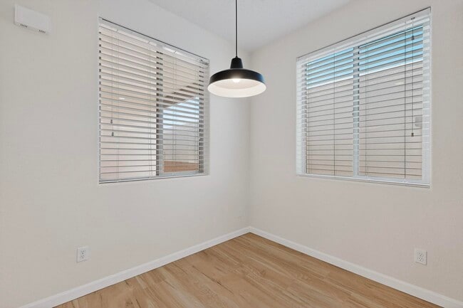 Building Photo - 4 Avenida Vista Esquisita