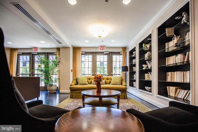 Building Photo - 485 Harbor Side St