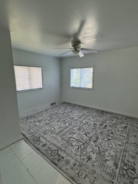Building Photo - 634 Maple Ln