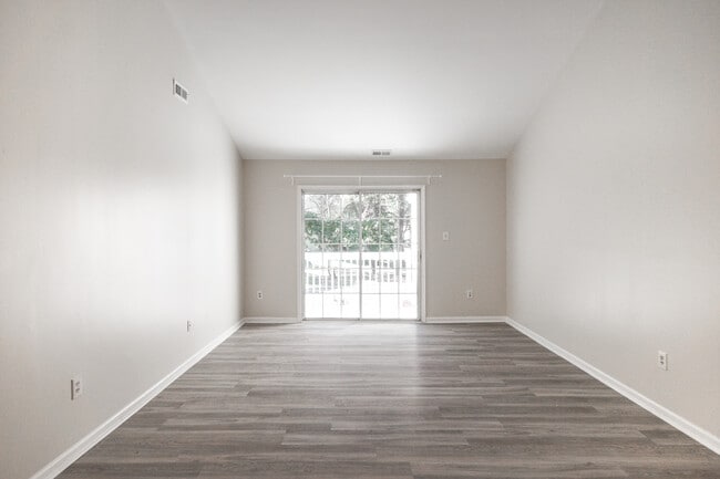 Building Photo - 1396 Tristram Cir