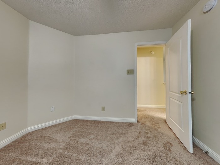 Building Photo - 915 Brookstone Dr