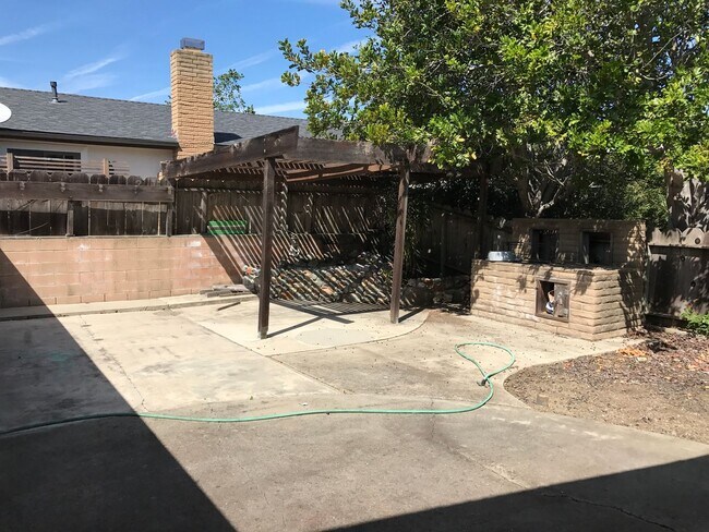 Building Photo - Beautiful 3-Bedroom, 2 bath home!