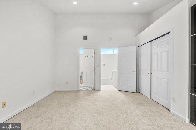 Building Photo - 1135 N Orianna St