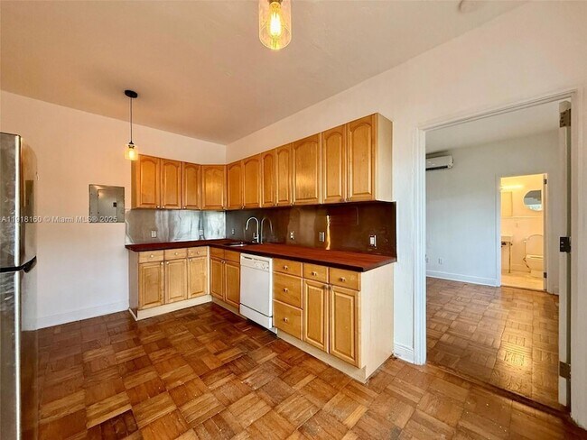 Building Photo - 4035 Meridian Ave