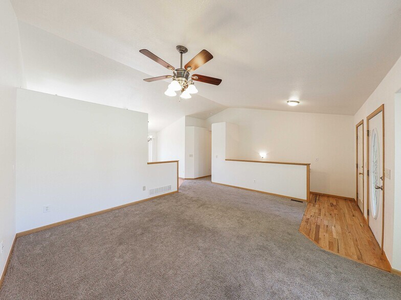 Building Photo - 1106 Timberline Ct