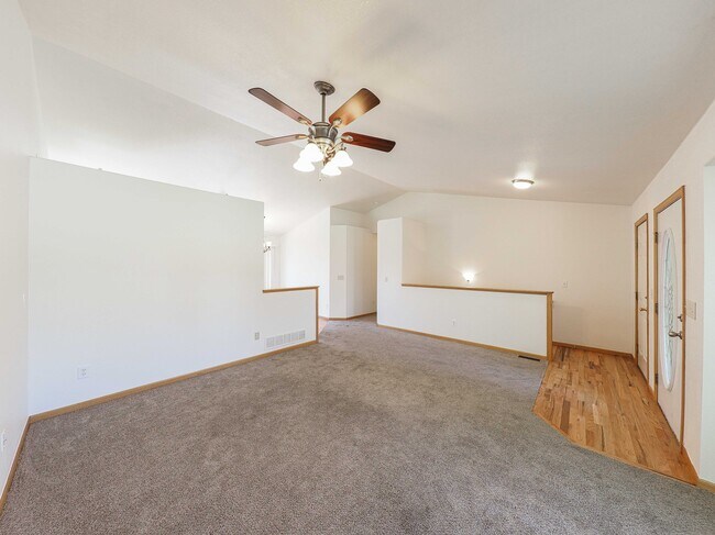 Building Photo - 1106 Timberline Ct