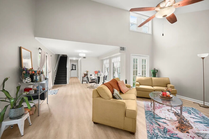 Building Photo - 5518 Moorstone Dr