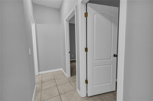 Building Photo - 721 Stonecrest Dr