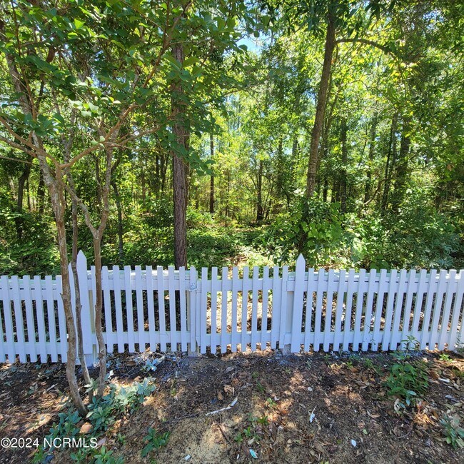 Building Photo - 7800 Cypress Island Dr