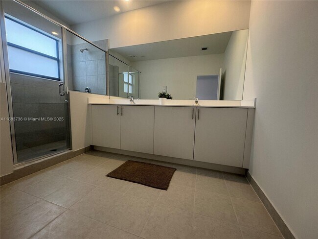 Building Photo - 12915 SW 231st Ter