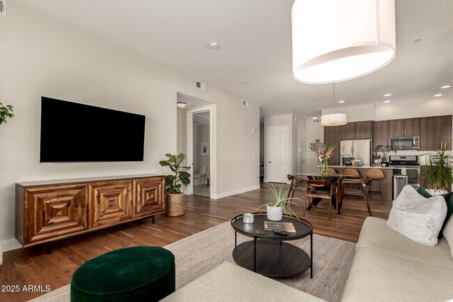 Building Photo - 7300 E Earll Dr