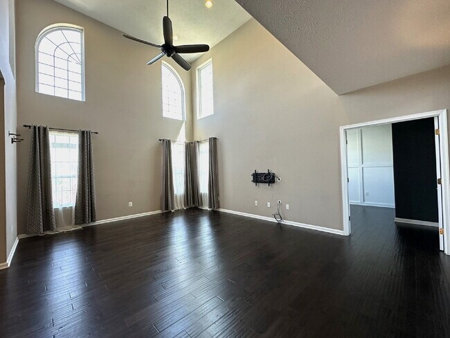 Building Photo - LEASE PENDING! Gorgeous 6-Bedroom 3.5-Bath...