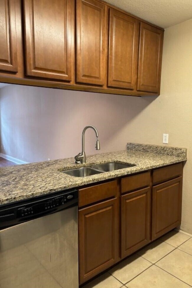 Building Photo - 804 Timbers Ct