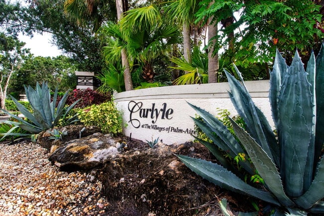 Building Photo - Luxurious 4-Bed Oasis with Outdoor Kitchen...