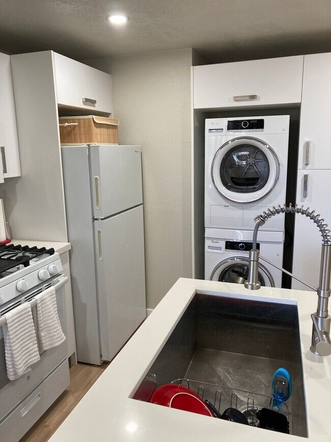 Building Photo - Spectacular, Panoramic Red Rock Views in West Sedona