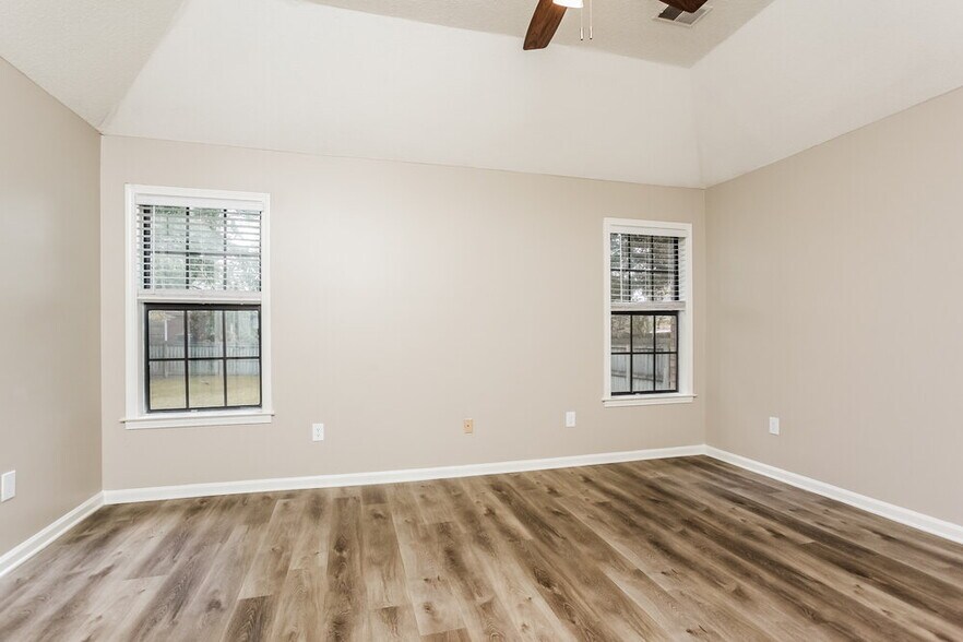 Building Photo - 4142 Hidden Fern Ln N