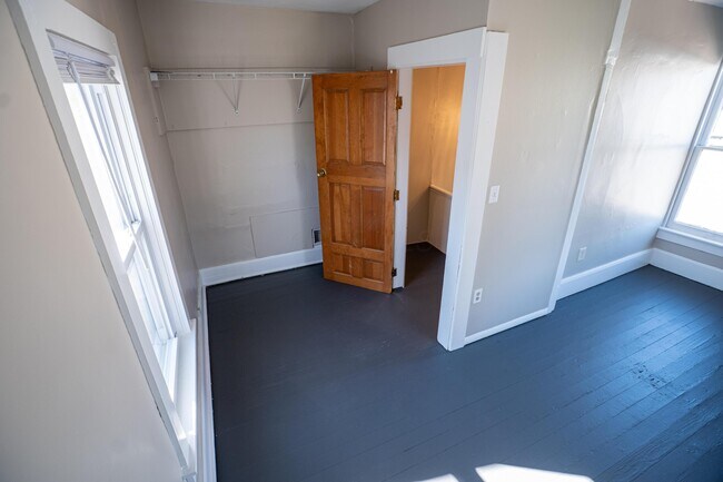 Building Photo - 166 N Sandusky St