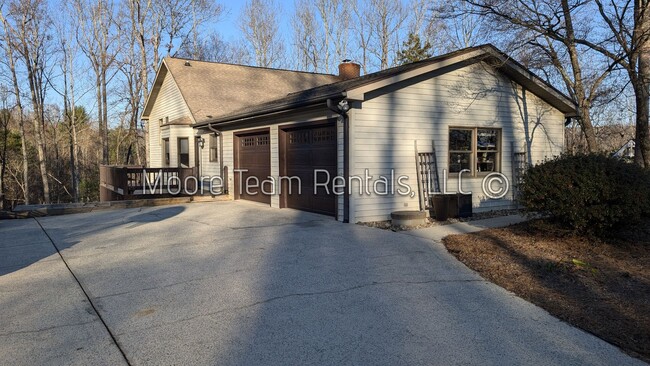 Building Photo - Large Home - Available Furnished or Unfurn...