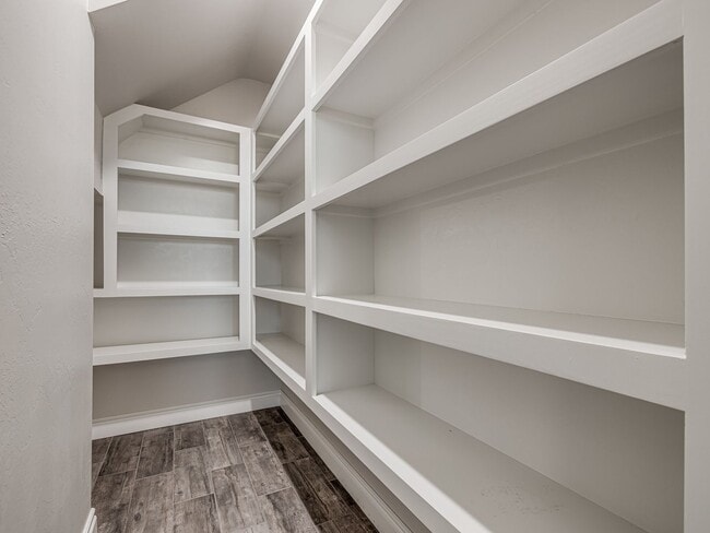 Building Photo - Pool + Deer Creek Schools + 4 bedrooms + 3 car garage + Bonus Room