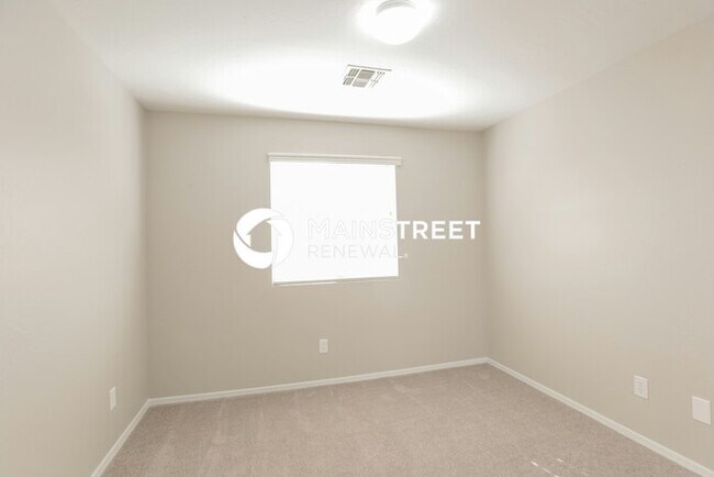 Building Photo - 3 Bedroom Pet-Friendly Home in Phoenix, AZ with Main Street Renewal