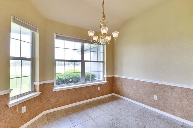 Building Photo - 2721 Butler National Dr