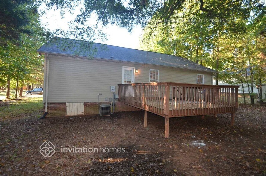 Building Photo - 1631 Barbara Ann Cir